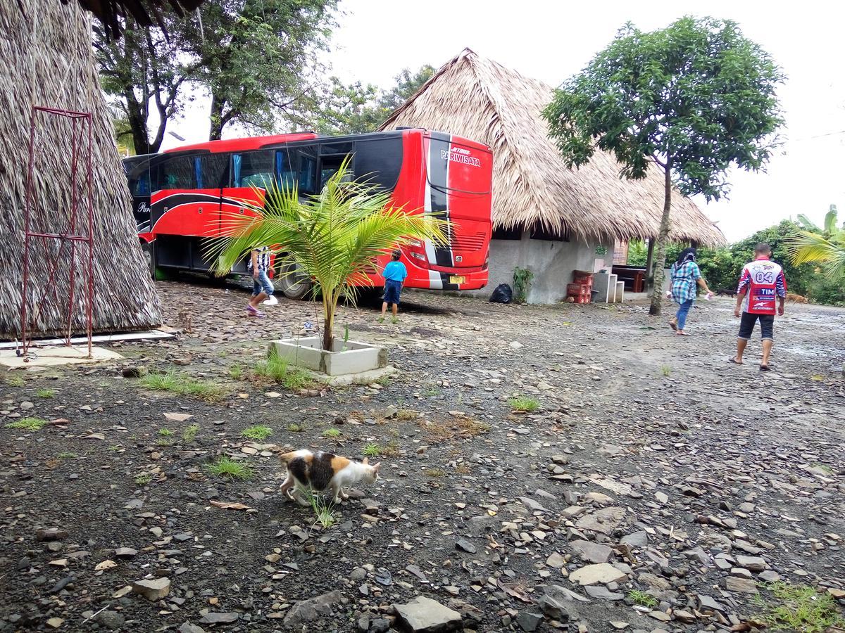 Bunar Tunggal Villa N Resto Anyer Exterior foto