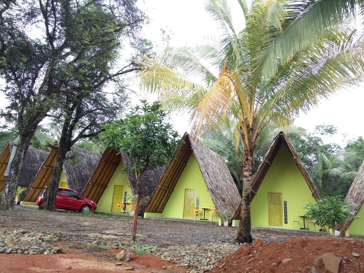 Bunar Tunggal Villa N Resto Anyer Exterior foto